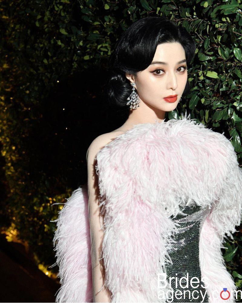 Fan Bingbing in exotic dresses