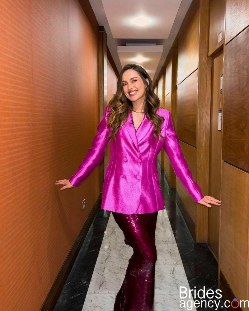 Rozanna Purcell in the corridor