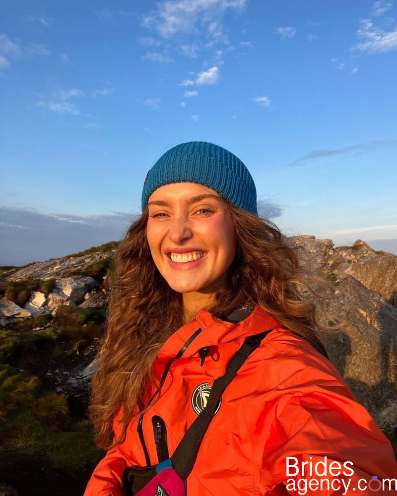 Rozanna Purcell selfie on the mountain