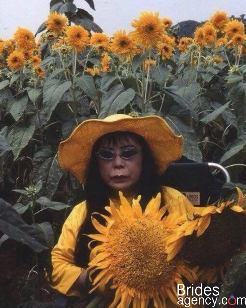 Yayoi Kusama in sunflowers