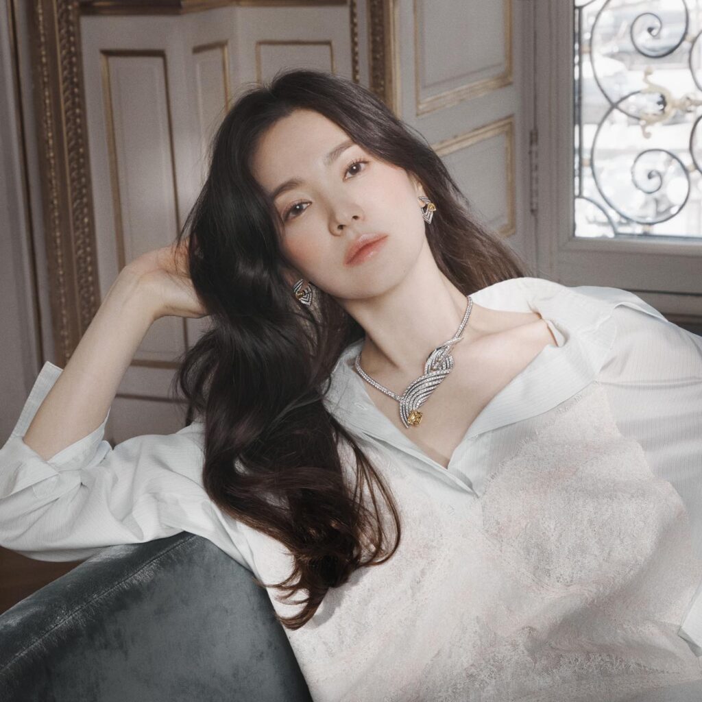 Song Hye Kyo poses for the camera