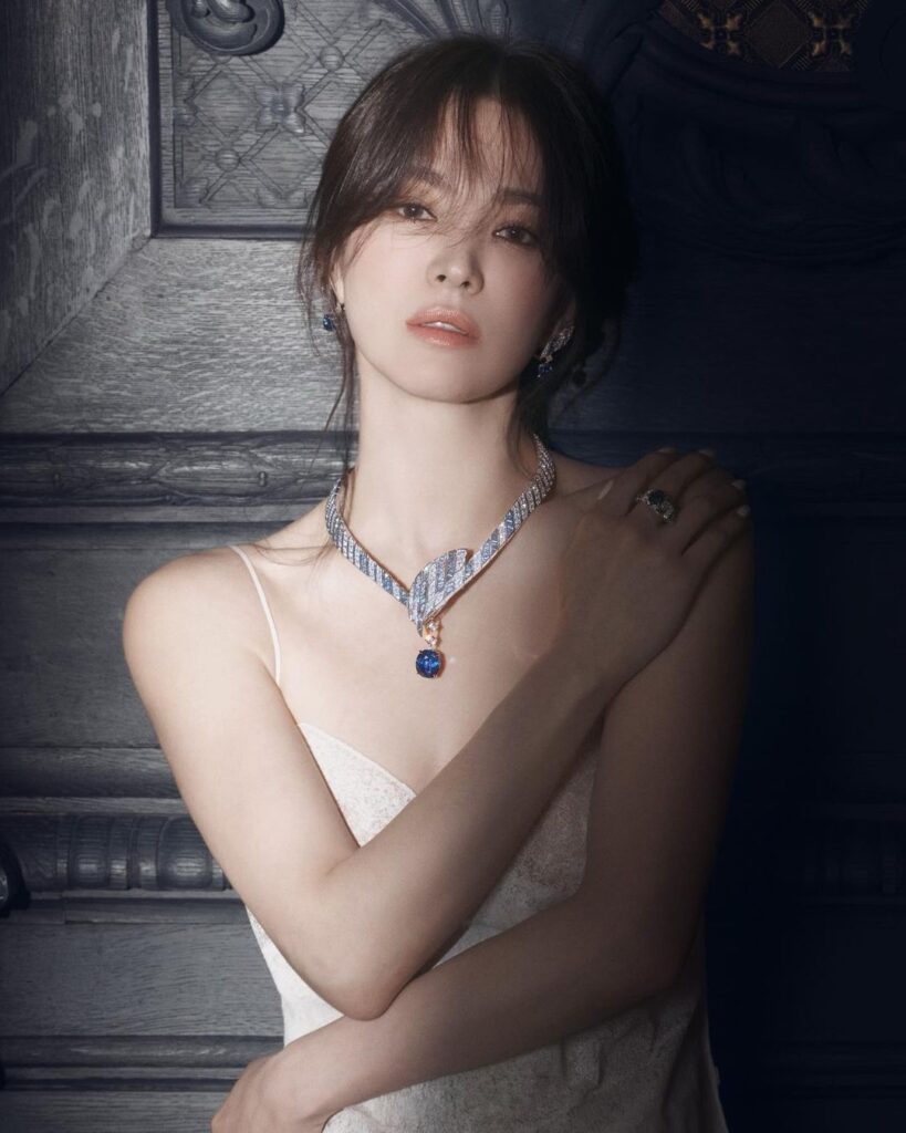 Song Hye Kyo tender photo in a white dress