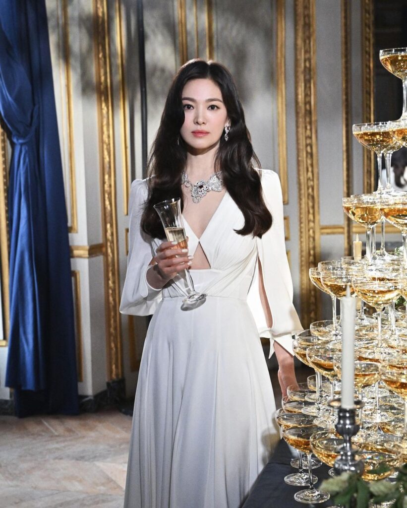 Song Hye Kyo at a celebratory dinner