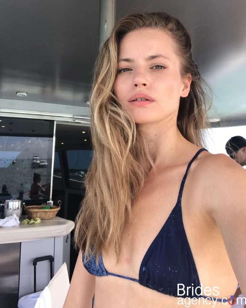 Heidi Johnsen selfie in a swimsuit