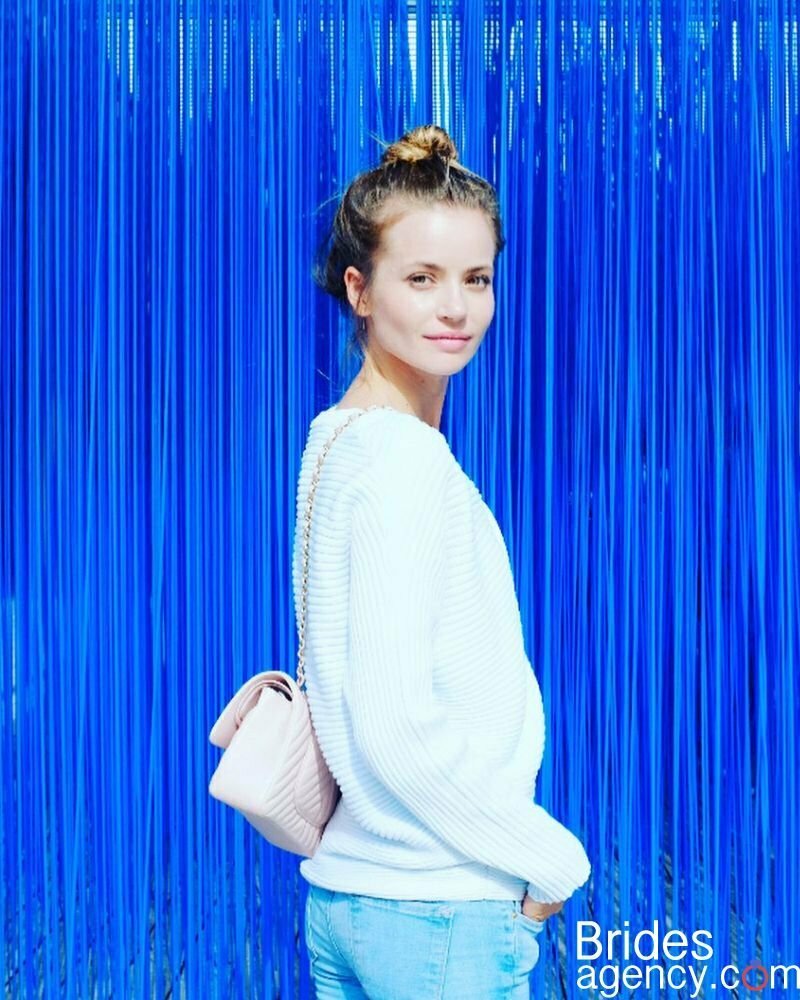 Heidi Johnsen photo on a blue background