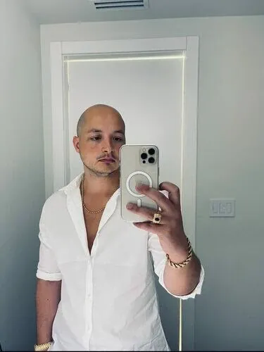 Andrew Profile image 1