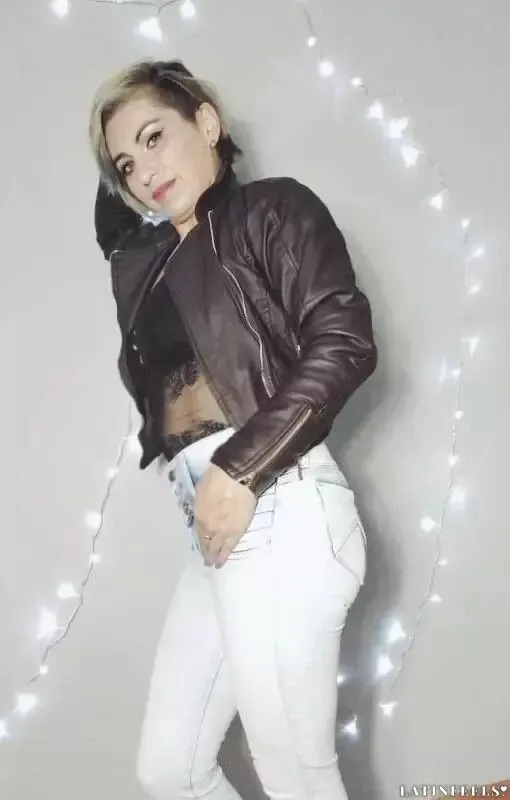 Fernella Profile image 3