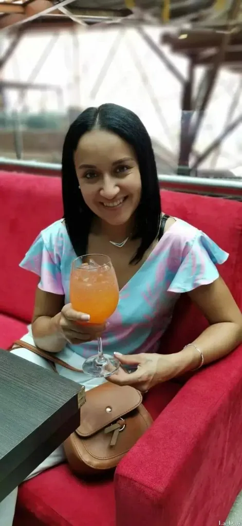 Elena Profile image 7