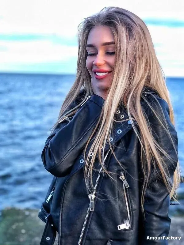 Lika Profile image 4