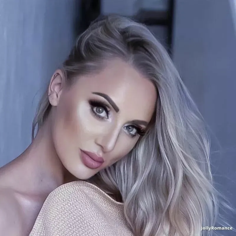 Paula Profile image 5