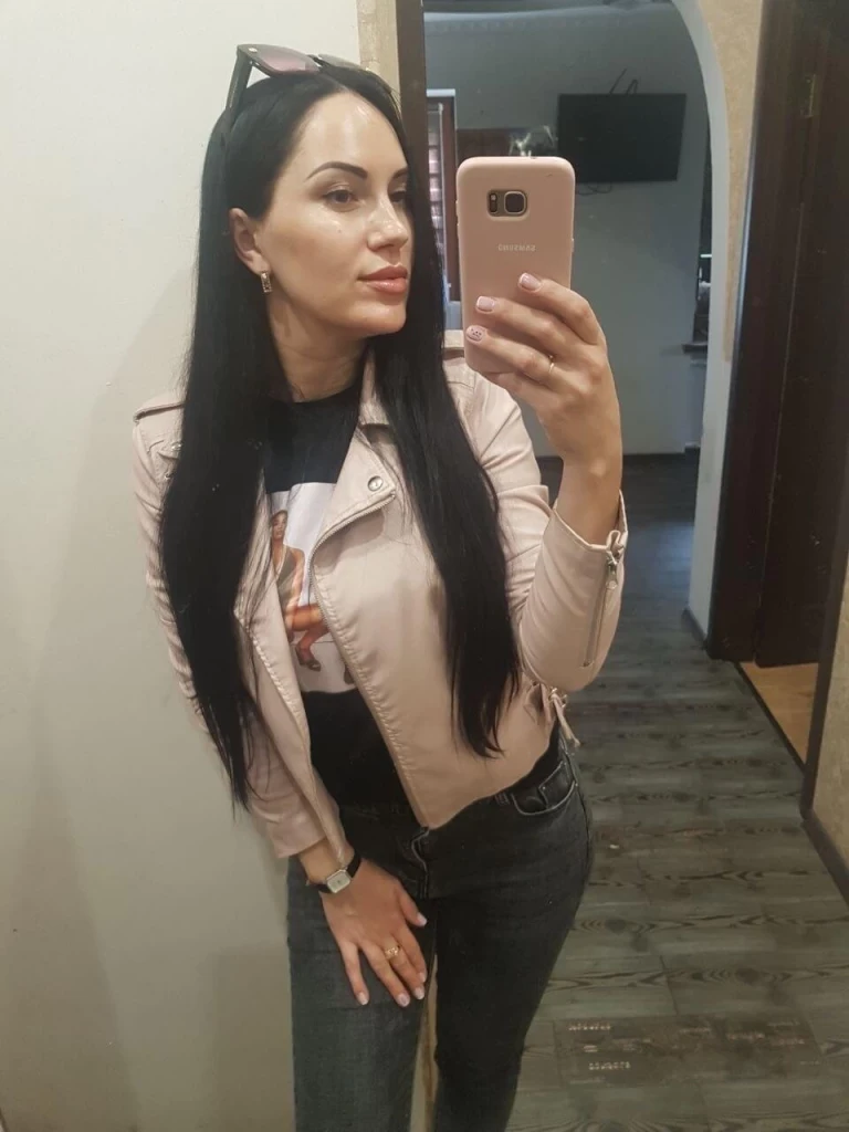 Oksana Profile image 15
