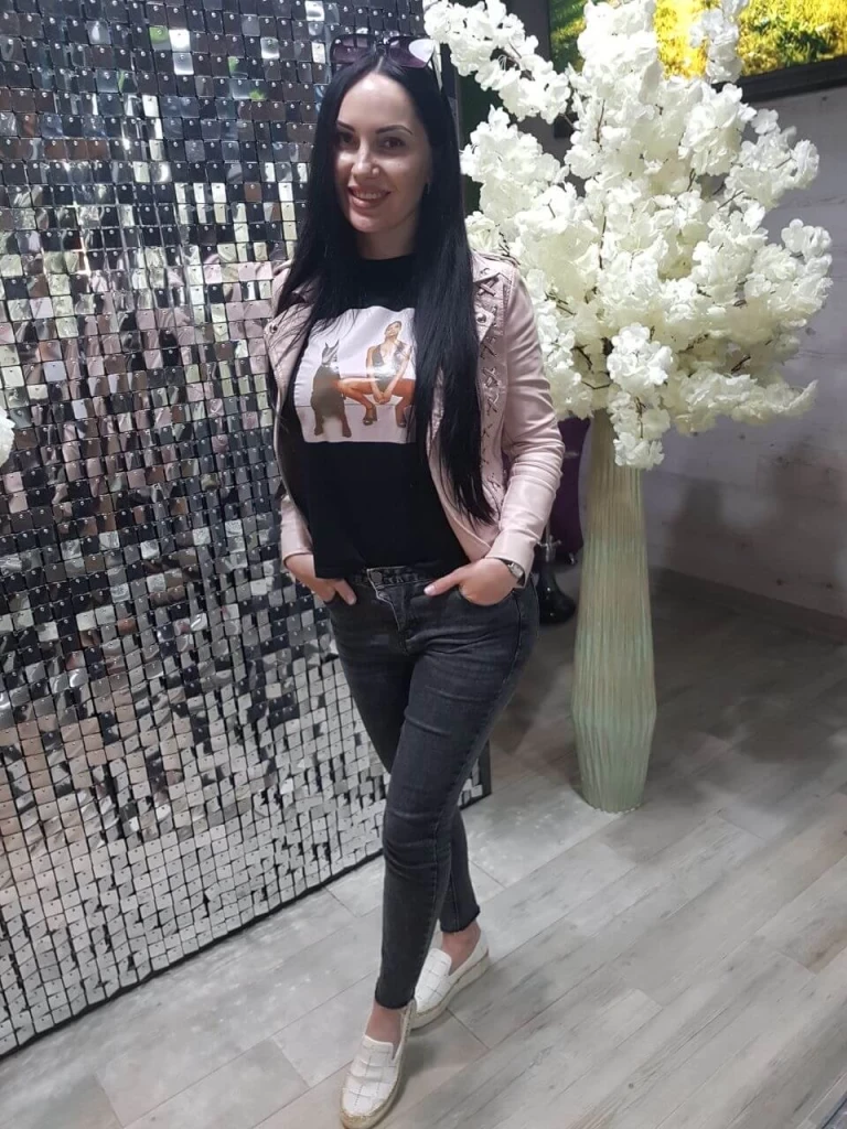 Oksana Profile image 17