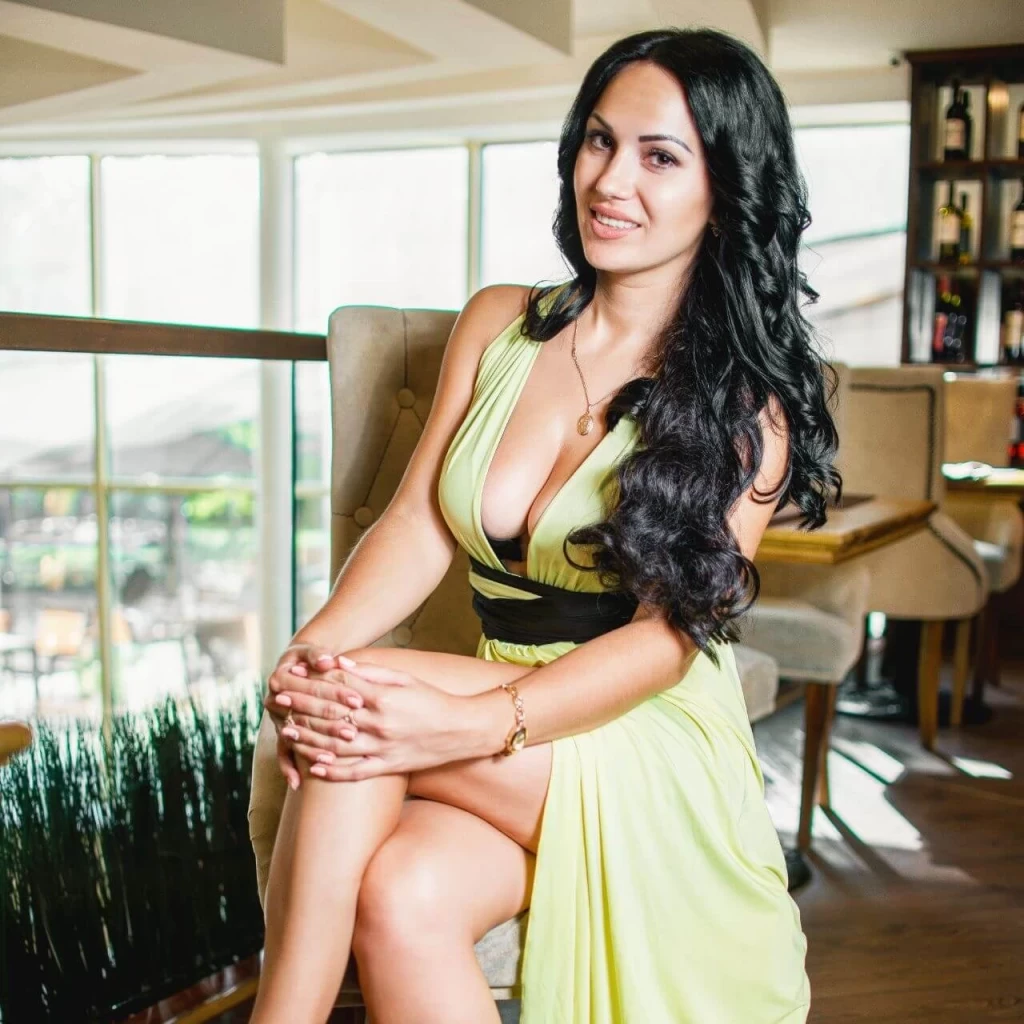 Oksana Profile image 8