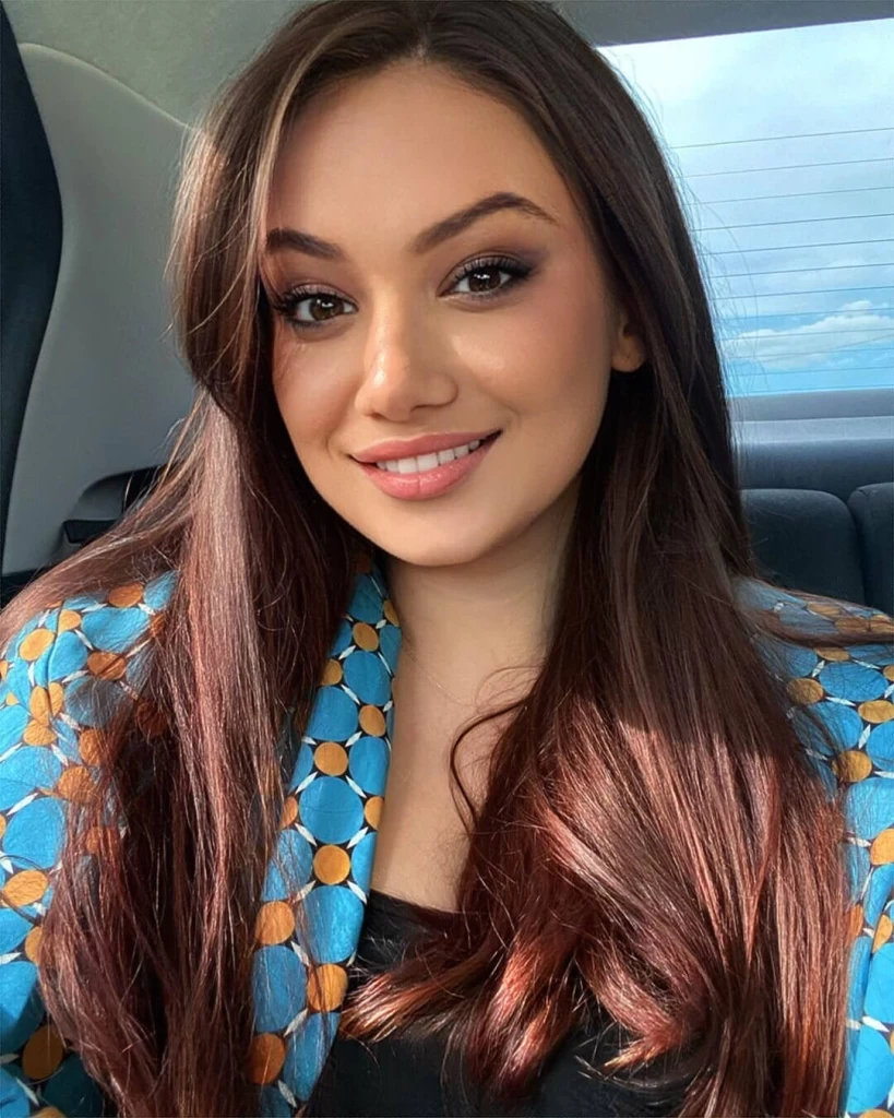 Anna Profile image 3