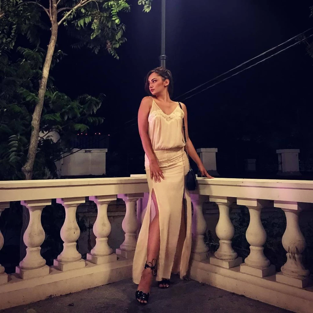 Anna Profile image 6