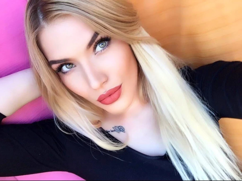Olena Profile image 2