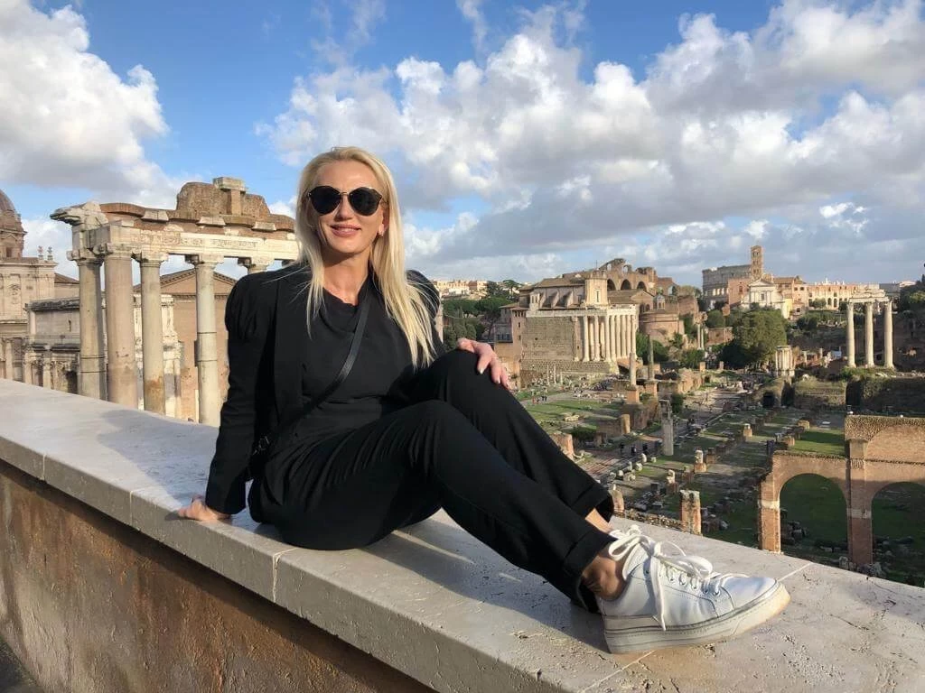 Oksana Profile image 6
