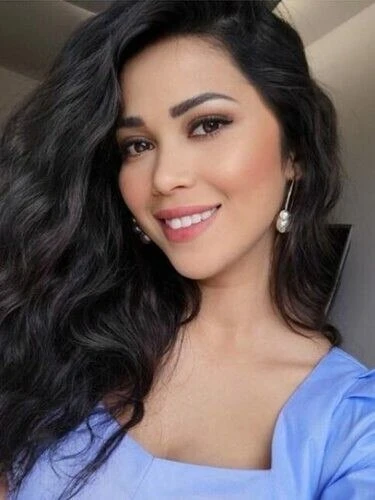 Alina Profile image 2