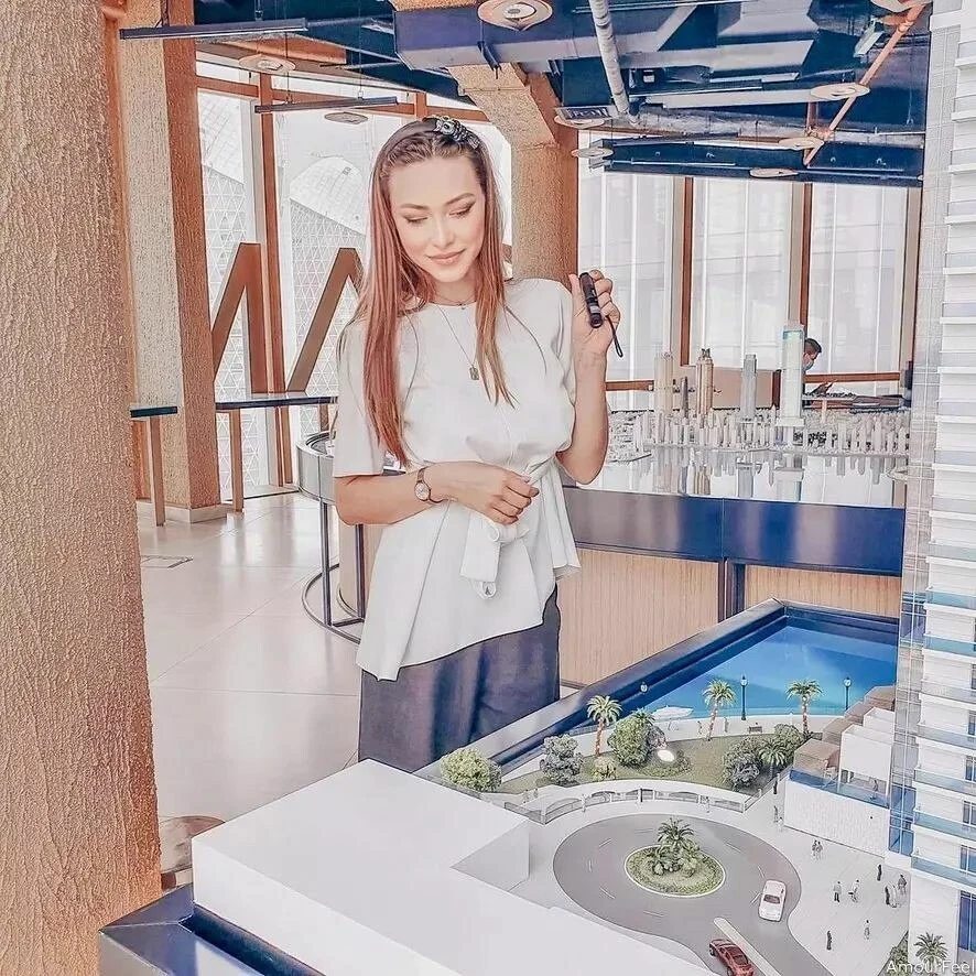 Angelina Profile image 2