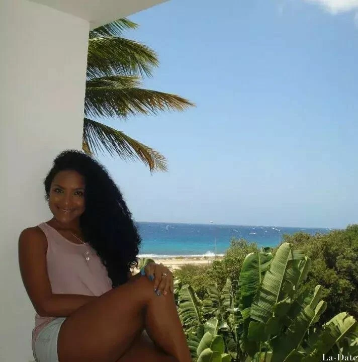 Yrania Profile image 3