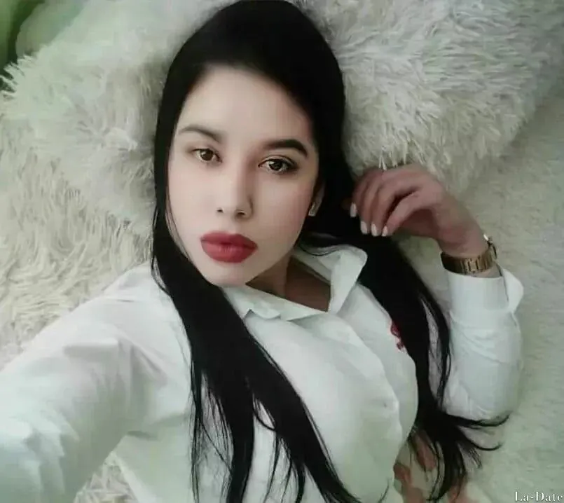 Fernanda Profile image 9