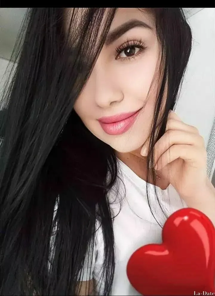 Fernanda Profile image 7