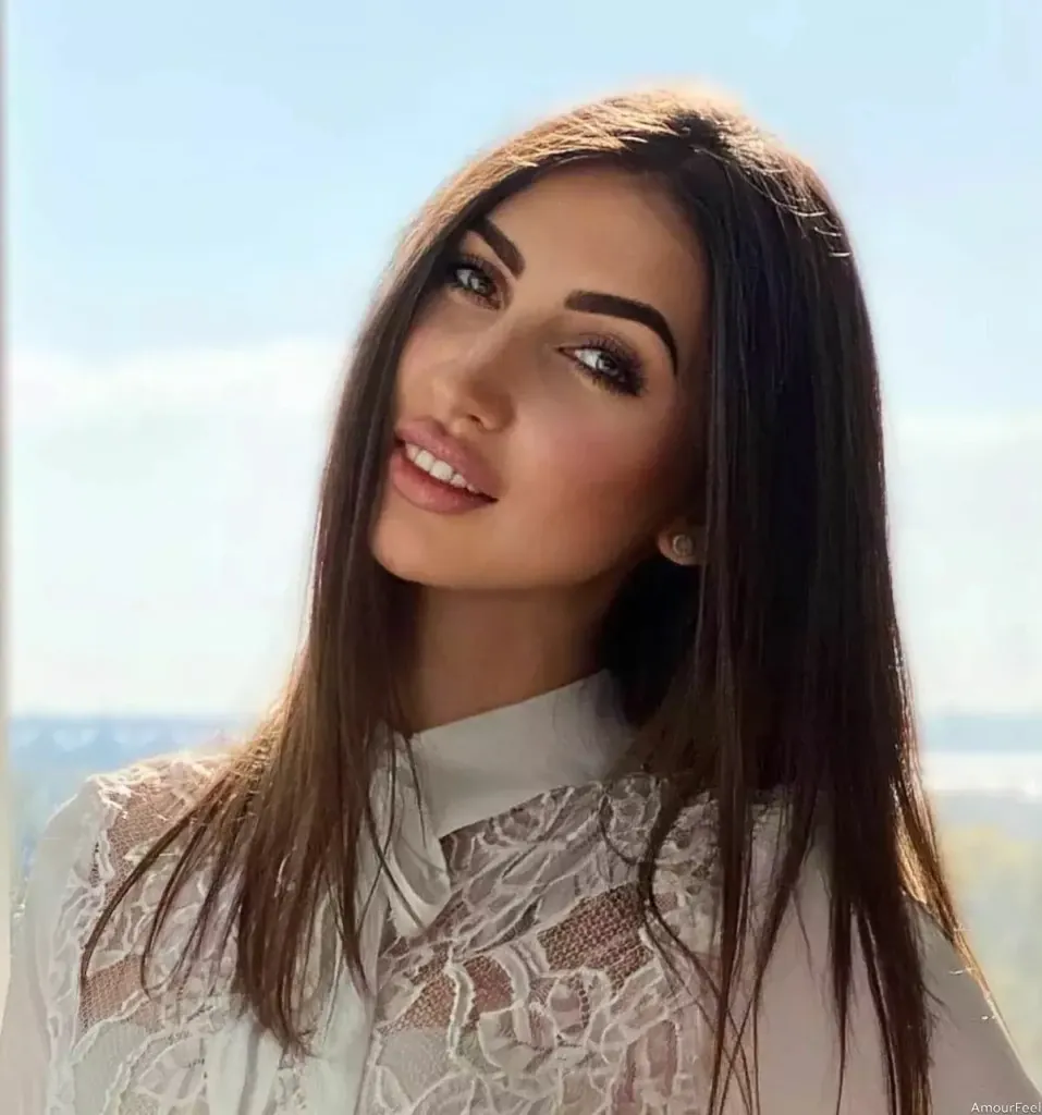 Maria Profile image 8