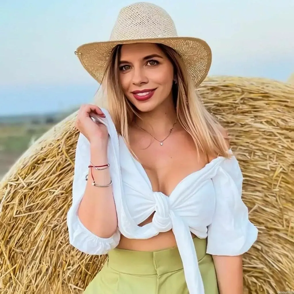 Elin Profile image 5