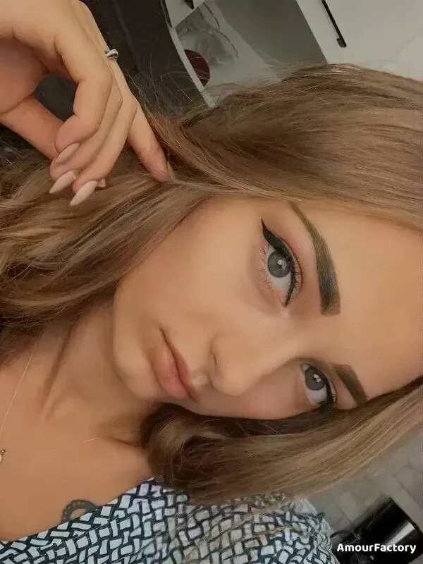 Aleksandra Profile image 4