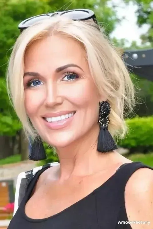 Lyudmila Profile image 5