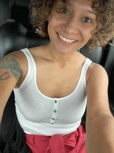 Ashlyn Profile image 1