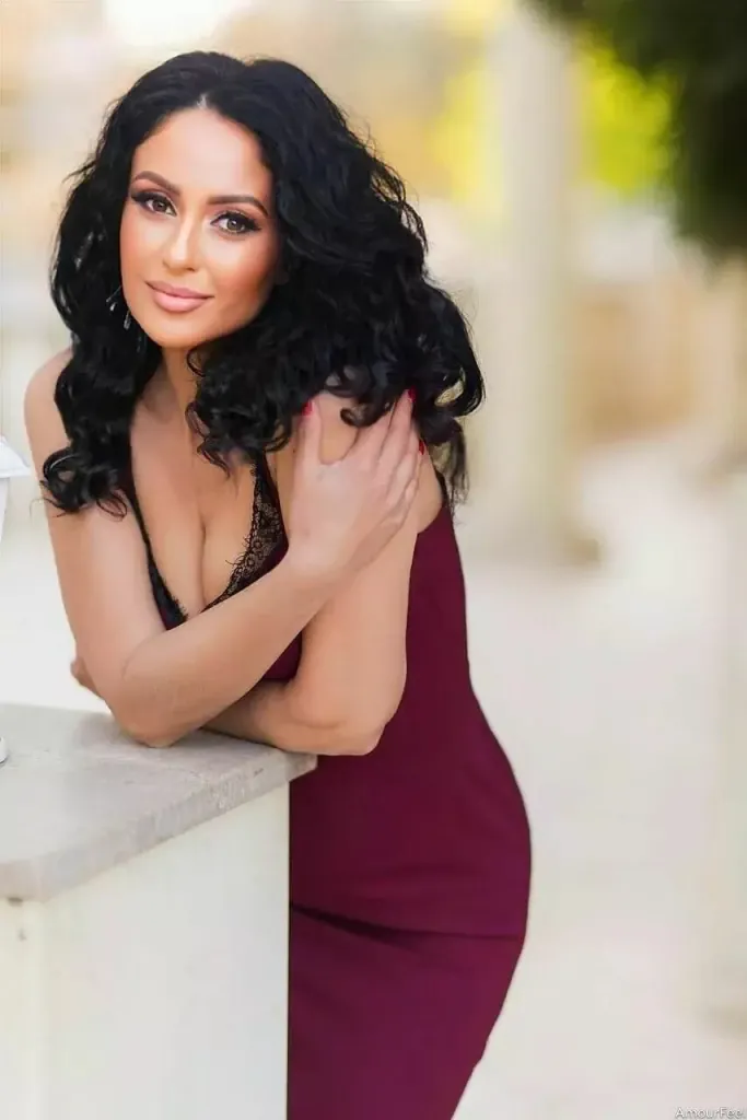 Ludmila Profile image 6