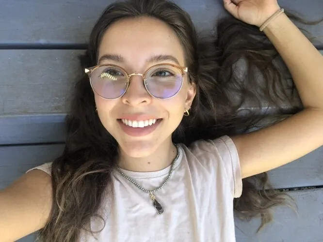 Ashley Profile image 2