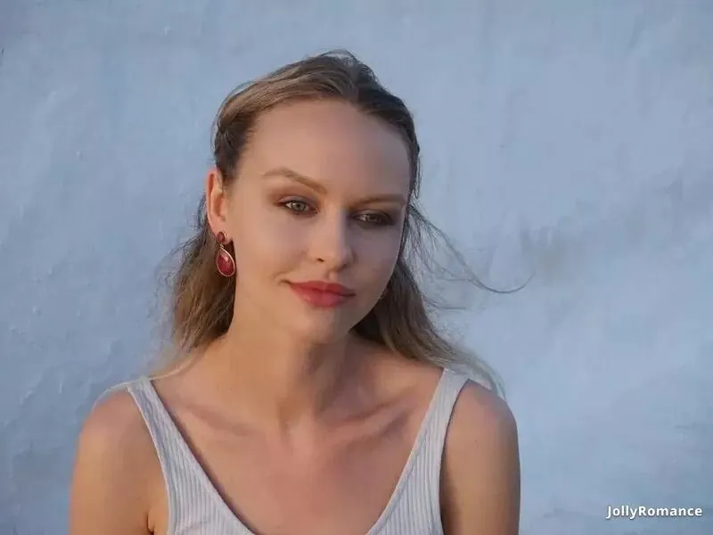 Nina Profile image 5