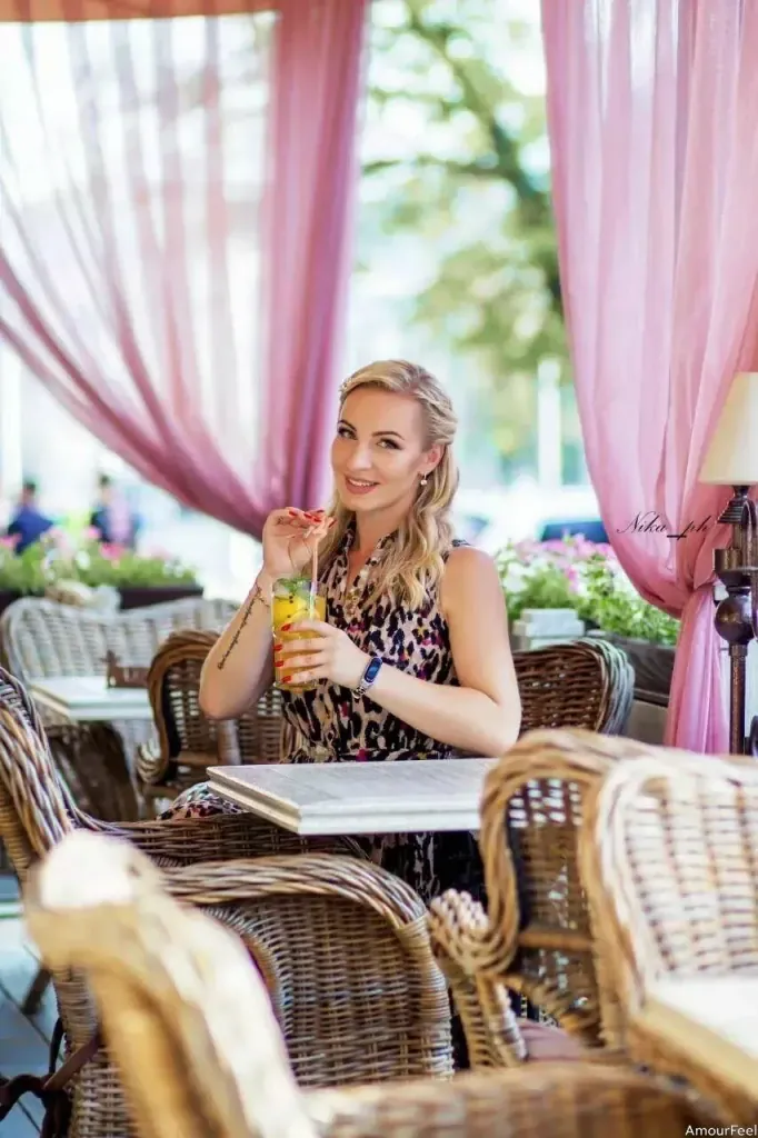 Anna Profile image 8