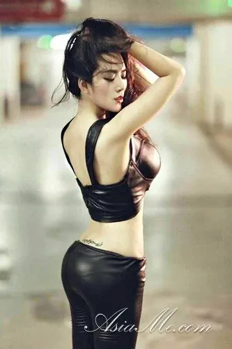 Yulia Profile image 3