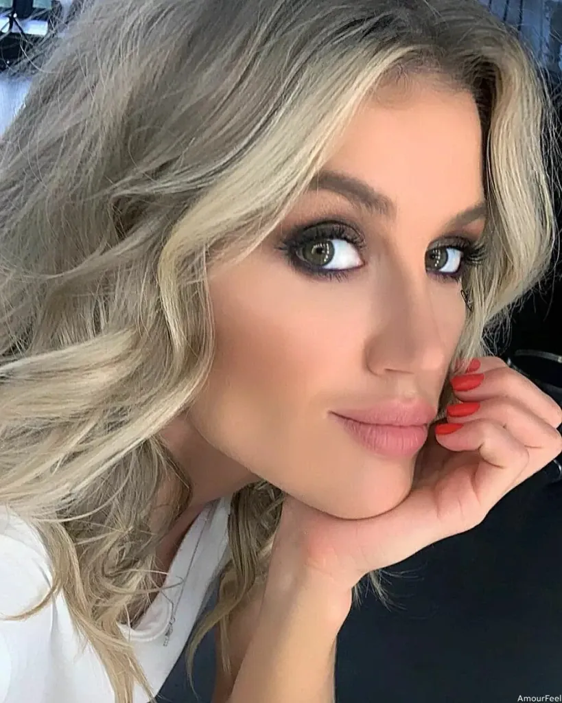 Jane Profile image 8