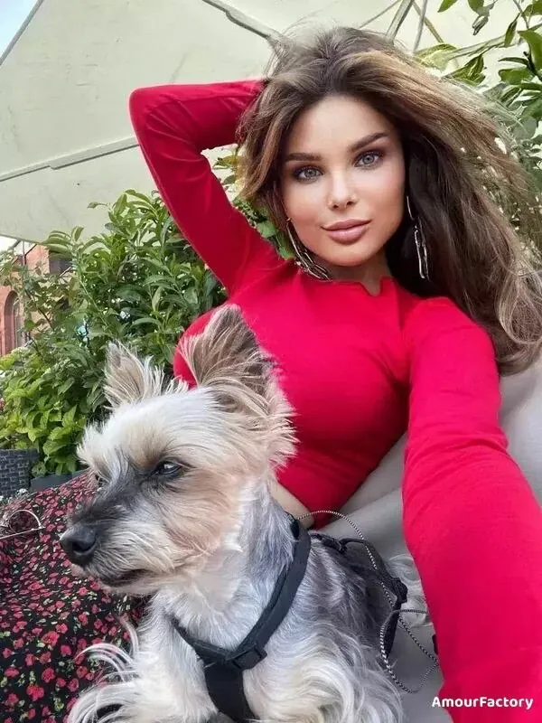 Kristina Profile image 7