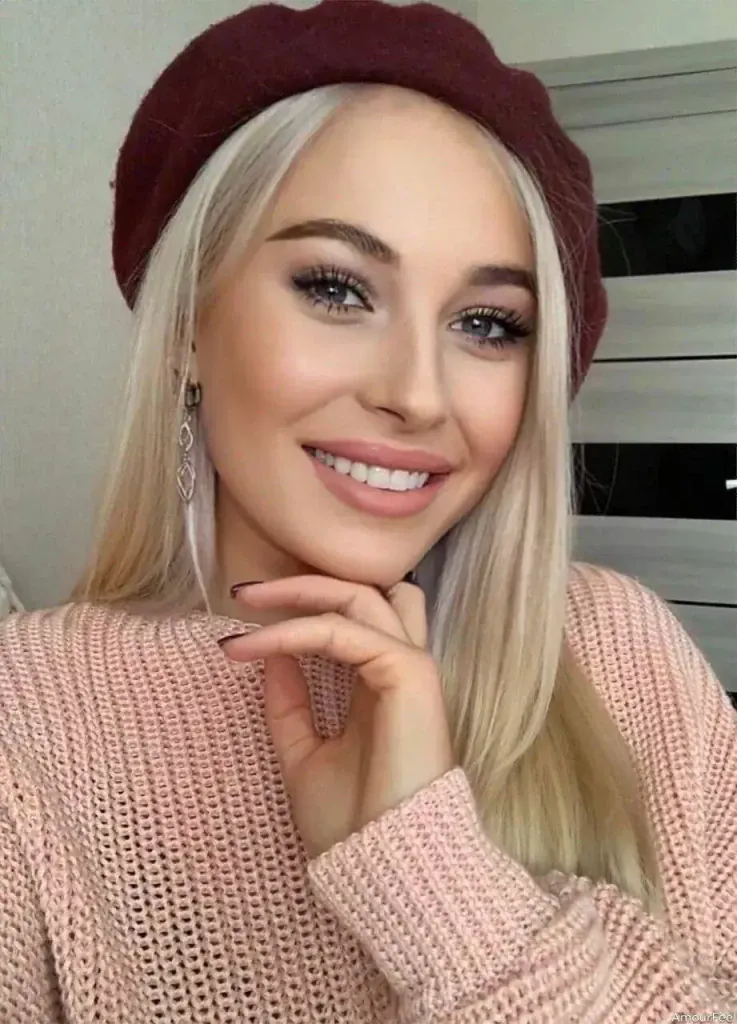 Maria Profile image 7