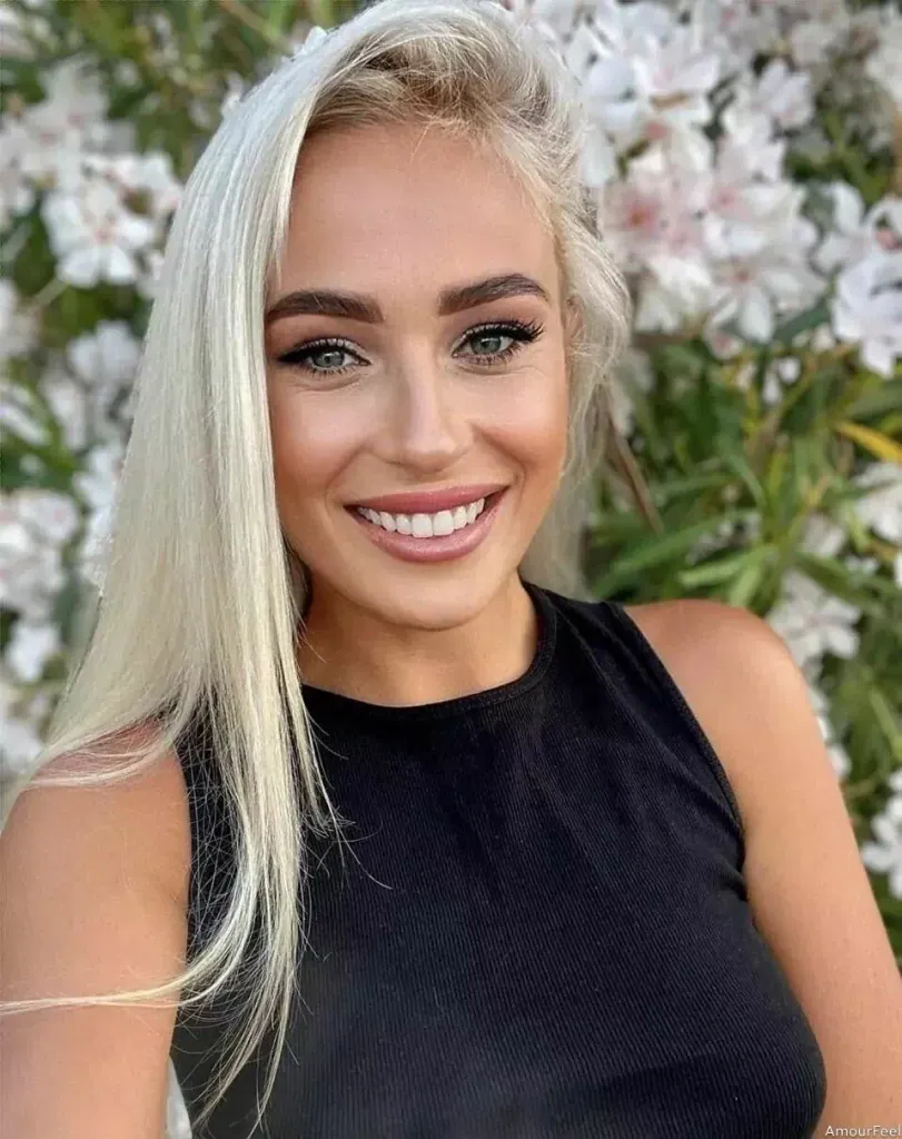 Maria Profile image 8