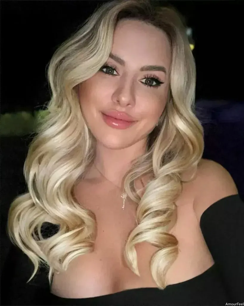 Liza Profile image 7