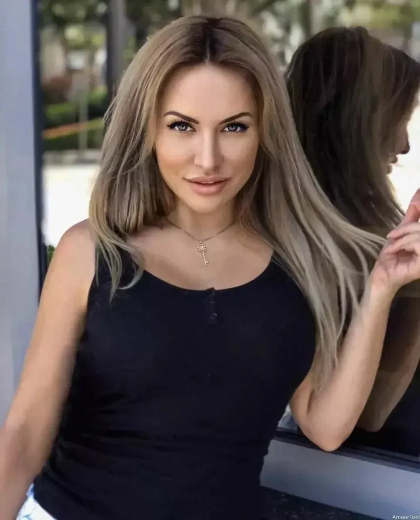 Liza Profile image 5