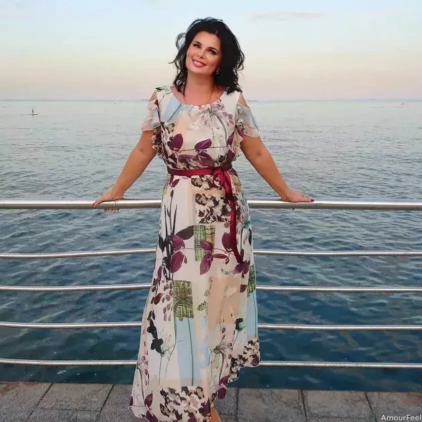 Elena Profile image 7