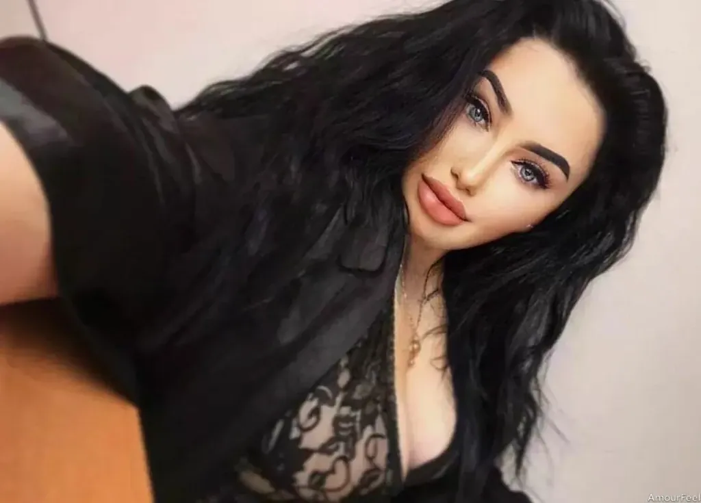 Kristina Samarynava Profile image 4
