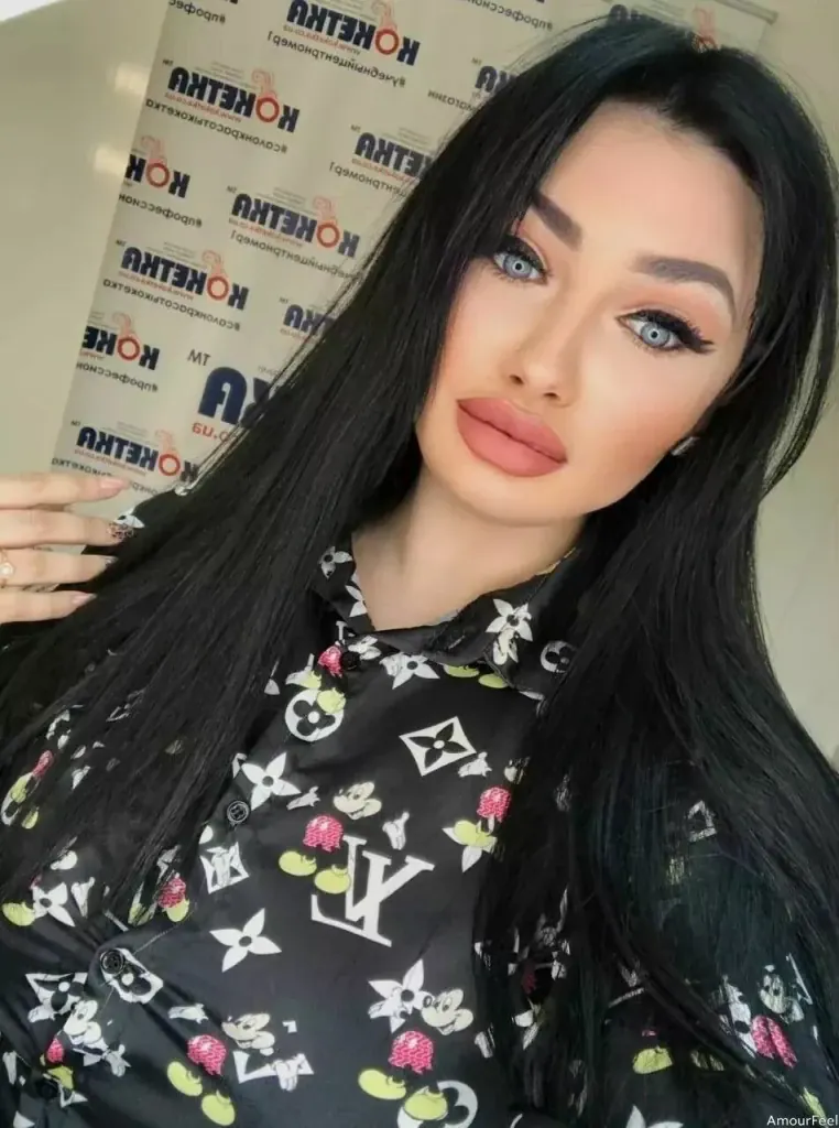 Kristina Samarynava Profile image 9