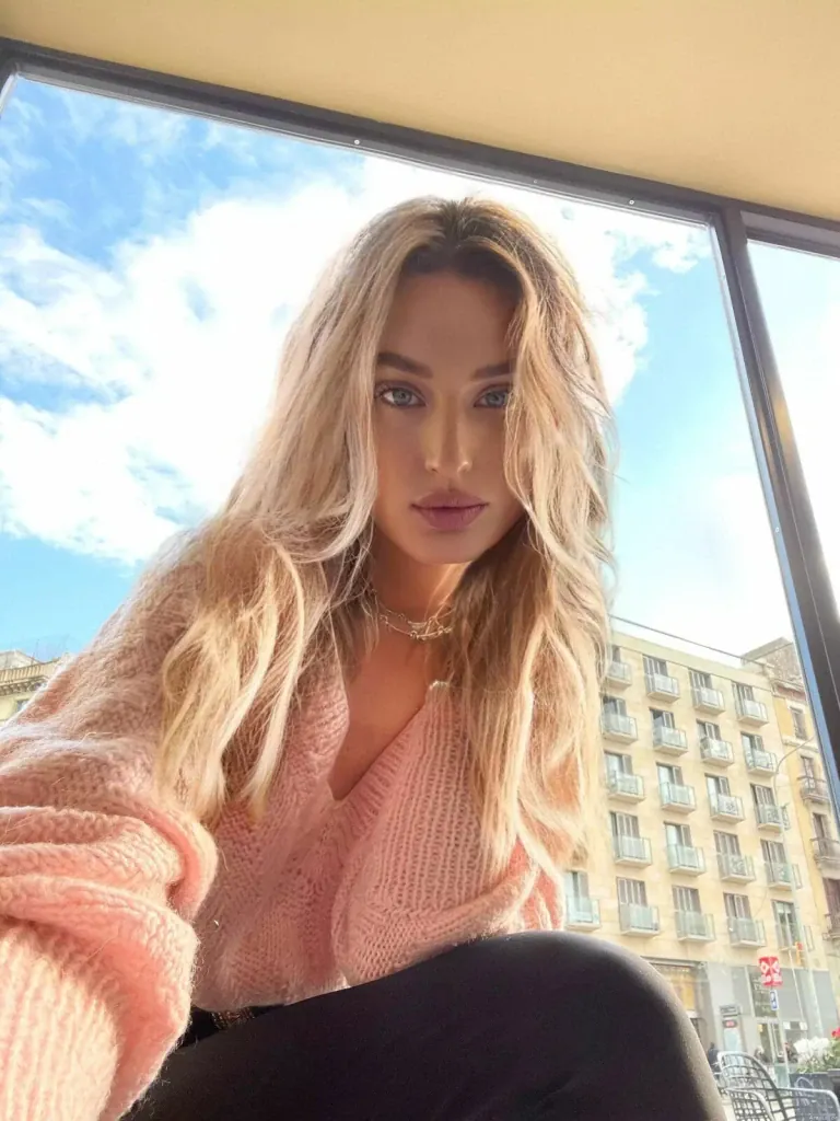 Lea Profile image 6