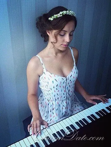 Viktoria Profile image 2