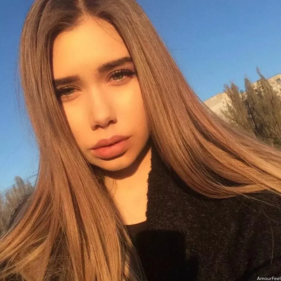 Karyna Profile image 5