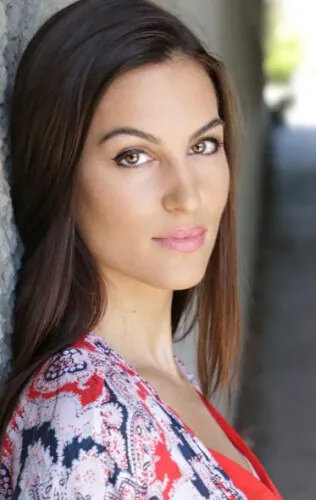 Alina Profile image 2