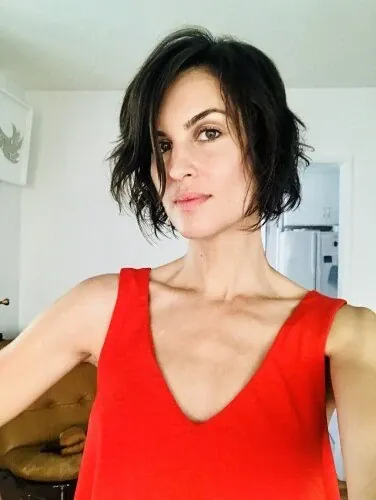 Alina Profile image 1
